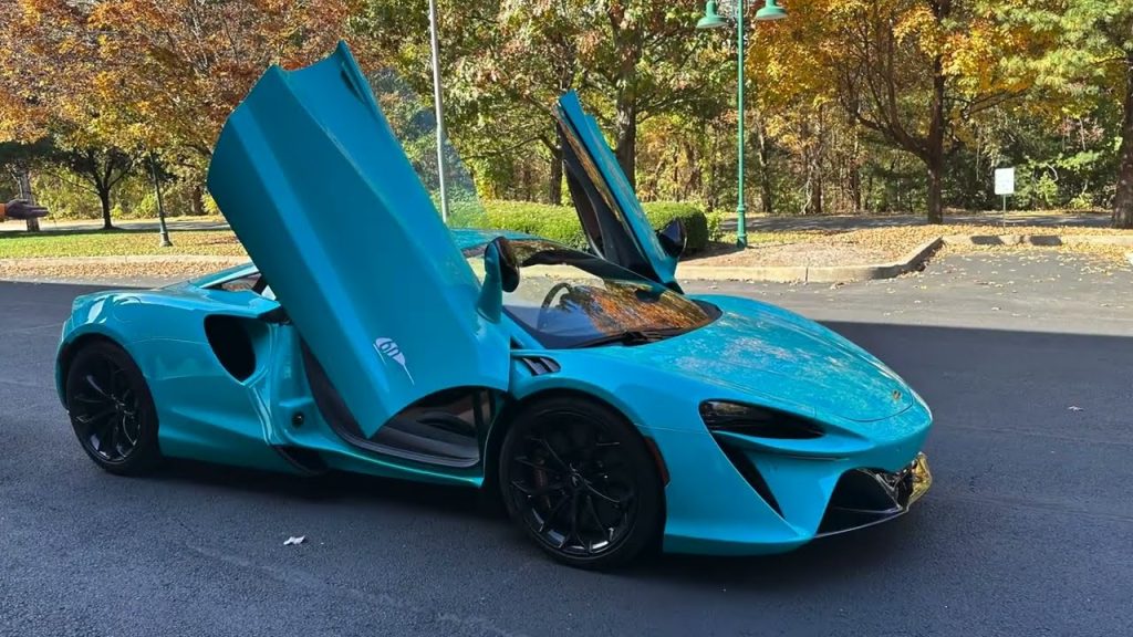 McLaren Artura Review: Proof That Fast Can Still Be Fun