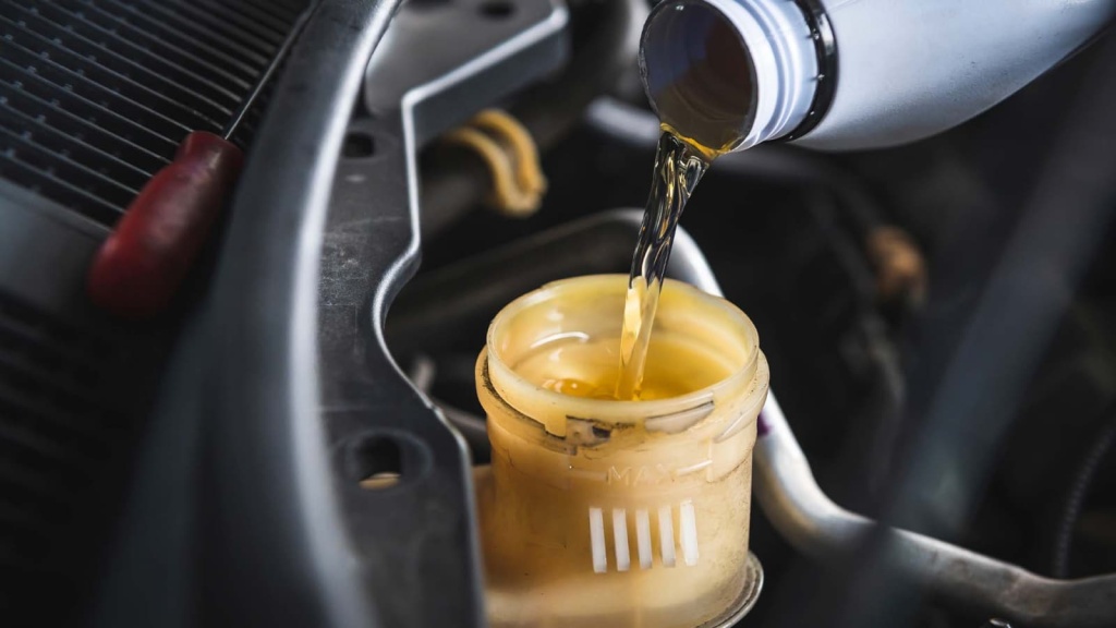 How to Choose the Right Brake Fluid for Your Sports Car